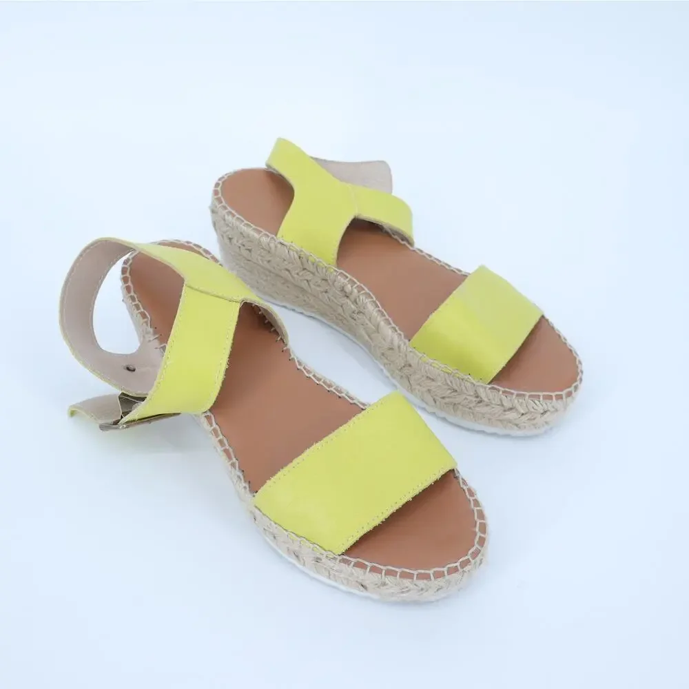 ANDRE ASSOUS Nakita Espadrille Wedge Sandals Straw Lemon Women's 11